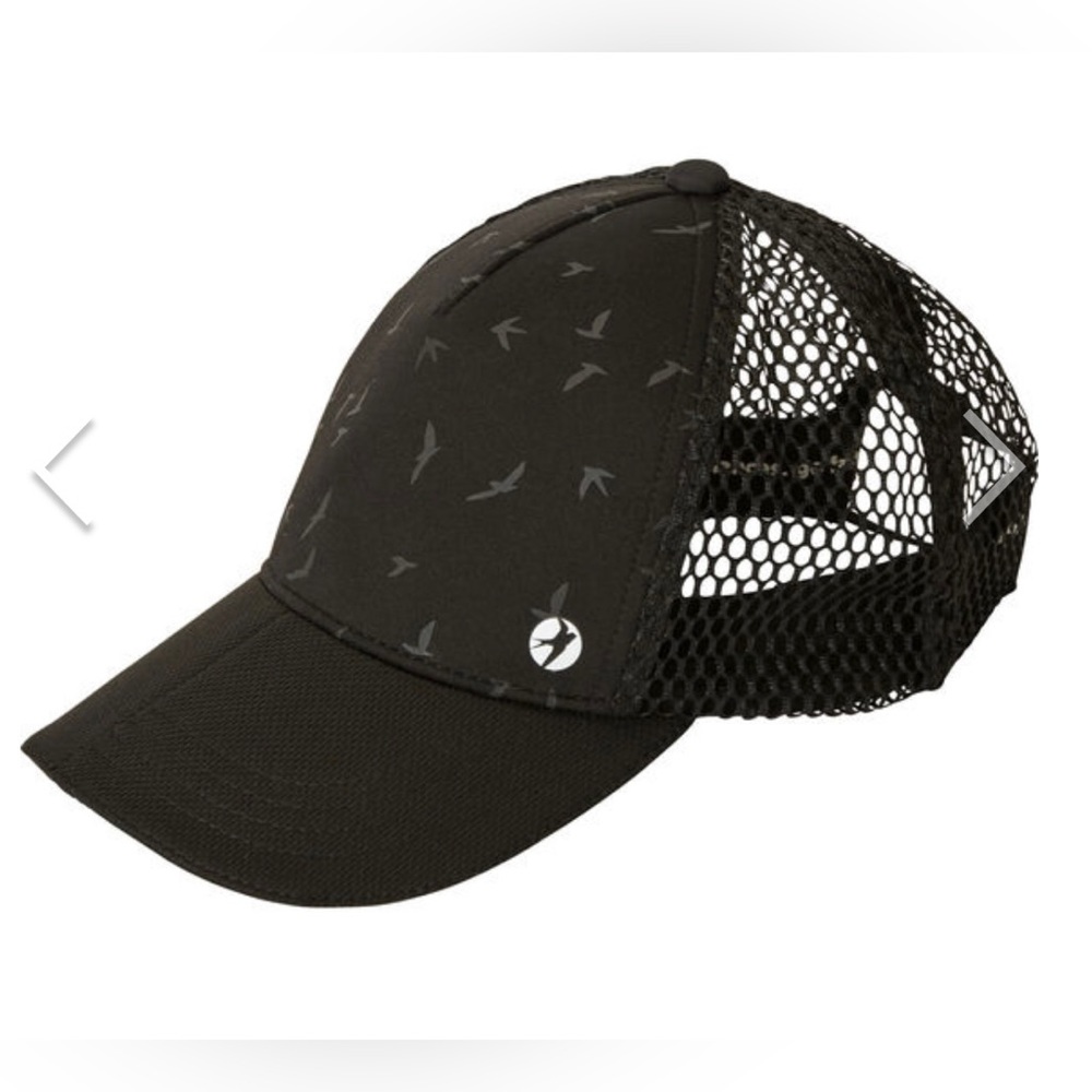 NWOT Oiselle Reflective Trucker Hat